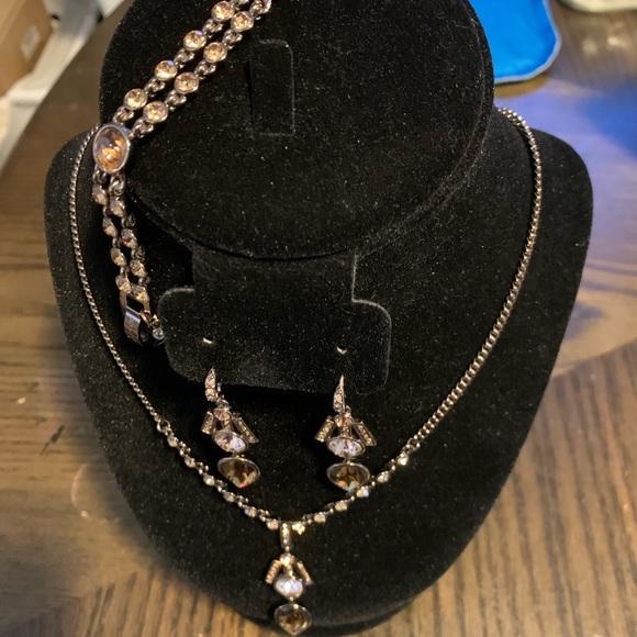 COPY - Remarkable Givenchy Jewels - Picture 10 of 15